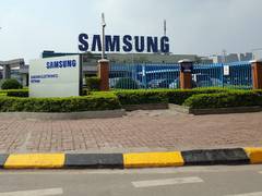 
      
      Amid COVID-19, Samsung Electronics plant in emergency in Vietnam
      
      