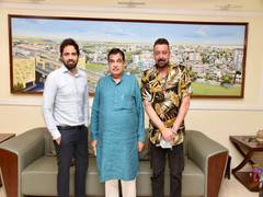 
      
      Sanjay Dutt is all praises for minister Nitin Gadkari 
      
      