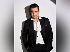 
      
      Sanjay Kapoor marks 32 years of his Bollywood debut
      
      