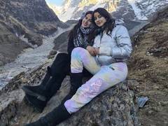 
      
      BFF goals: Janhvi Kapoor, Sara Ali Khan offer prayers at...
      
      
