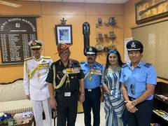 
      
      Sachin Tendulkar meets head of three forces
      
      