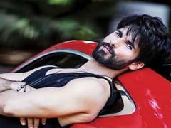 
      
      Shahid Kapoor shares 'picture of happiness', pens down...
      
      