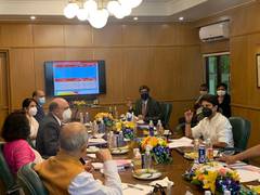 
      
      Scindia visits Air India HQ, briefed on VBM, air bubble,...
      
      