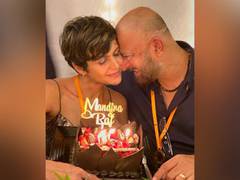 
      
      Mandira Bedi fondly remembers husband Raj Kaushal on their...
      
      