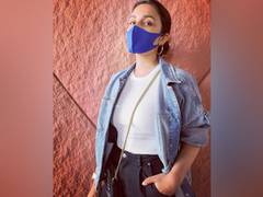 
      
      Parineeti Chopra urges people to not let down their guard...
      
      