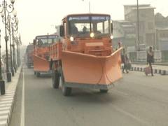 
      
      J-K govt carries out mock snow clearance drill in Srinagar
      
      