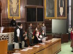 
      
      Sonia Gandhi, Rahul reach Parliament for crucial party meet
      
      
