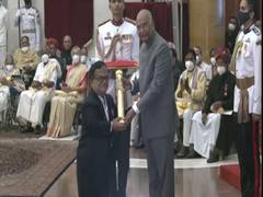 
      
      President Kovind confers Padma Shri to Dwarf Para Athlete KY...
      
      