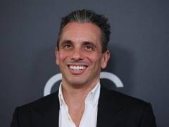 
      
      Actor-comedian Sebastian Maniscalco to host 2019 MTV VMAs
      
      