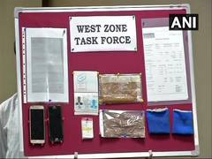 
      
      Hyderabad: Smuggler held, 550 gms of gold seized 
      
      