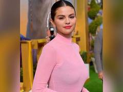 
      
      Selena Gomez embraces her kidney transplant scar in latest...
      
      