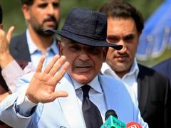 
      
      Pak court issues notice to Imran Khan in defamation case
      
      