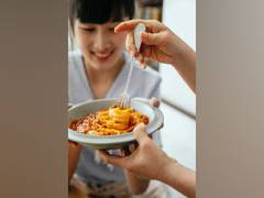 
      
      Study: Poor quality carbohydrates diet linked to heart attacks 
      
      