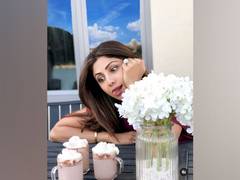 
      
      Shilpa Shetty shares her 'Sunday Binge' with fans
      
      