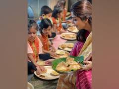 
      
      Shilpa Shetty performs Kanjak Puja on Durga Ashtami
      
      