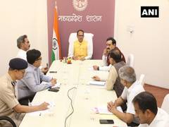 
      
      MP CM Shivraj Singh Chouhan holds meeting with state officials 
      
      