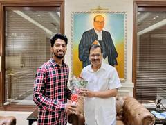 
      
      Comedian Shyam Rangeela joins AAP 
      
      
