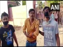 
      
      Quarantined people clash with officials in Bihar's Siwan
      
      