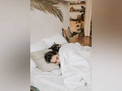 
      
      Maladaptive coping mechanisms contribute to poor sleep...
      
      