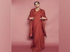 
      
      Sonam Kapoor urges to lend support to artisans 'sustaining...
      
      