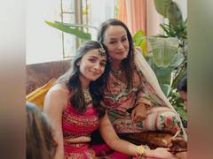 
      
      Soni Razdan shares unseen picture from Alia, Ranbir's wedding
      
      