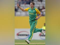 
      
      Former South African bowler De Lange signs for Somerset
      
      