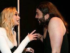 
      
      Sophie Turner and Jonathan Van Ness meet at VMA for first time
      
      