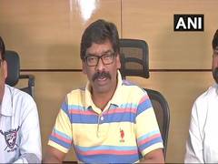 
      
      Hemant Soren gives cheque of Rs 2 lakh to kin of priest who...
      
      