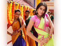 
      
      Here's what Sara Ali Khan has kept with her from 'Atrangi Re'...
      
      