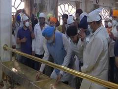 
      
      Hardeep Singh Puri offers prayers at Delhi gurudwara before...
      
      