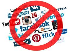 
      
      Sri Lanka: Social media platforms banned after attack on mosque 
      
      