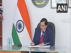 
      
      Sushil Chandra takes charge as 24th Chief Election Commissioner
      
      