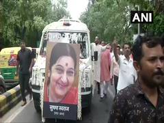 
      
      Sachin, Virat condole demise of Sushma Swaraj
      
      