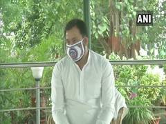 
      
      Bihar govt manipulating COVID-19 numbers, alleges Tejashwi Yadav
      
      