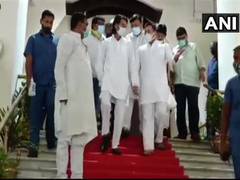 
      
      Tejashwi Yadav, Tej Pratap reach Bihar CM's office, likely to...
      
      