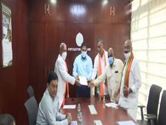 
      
      GHMC polls: Telangana BJP urges SEC to publish list of...
      
      