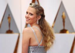 
      
      It's a baby girl for Teresa Palmer!
      
      