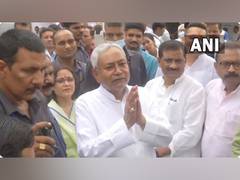 
      
      Nitish Kumar denies prime ministerial ambitions
      
      
