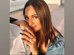 
      
      Sonakshi Sinha flaunts diamond ring while posing with secret man
      
      