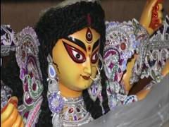
      
      Idol of goddess Durga from Kolkata's Kumartuli ready to go to Dub
      
      
