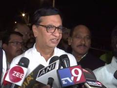 
      
      Maharashtra Congress leaders meet Sonia, discuss political...
      
      