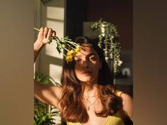 
      
      Alia Bhatt posts refreshing new picture
      
      