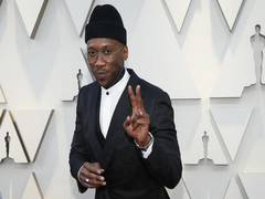 
      
      Mahershala Ali to star in 'Ramy' season 2
      
      
