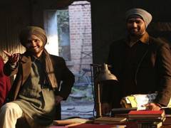 
      
      Vicky Kaushal shares Amol Parashar's first look as Shaheed...
      
      