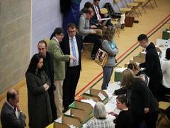 
      
      UK election 2019: First official results put Conservatives in lead
      
      