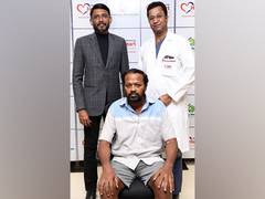 
      
      Man with kidney failure undergoes complex heart surgery
      
      