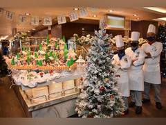
      
      Five reasons to celebrate Christmas on a cruise
      
      