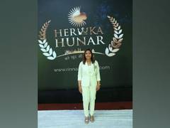 
      
      Women Achievers Award "Her Ka Hunar" organized by Rinna Agarrwal
      
      
