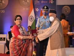 
      
      Dr. Sohini Sastri gets Champions of Change Award from...
      
      