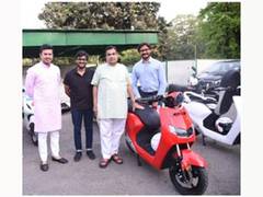 
      
      Bounce CEO and COO Meet Nitin Gadkari and Tejaswi Surya
      
      